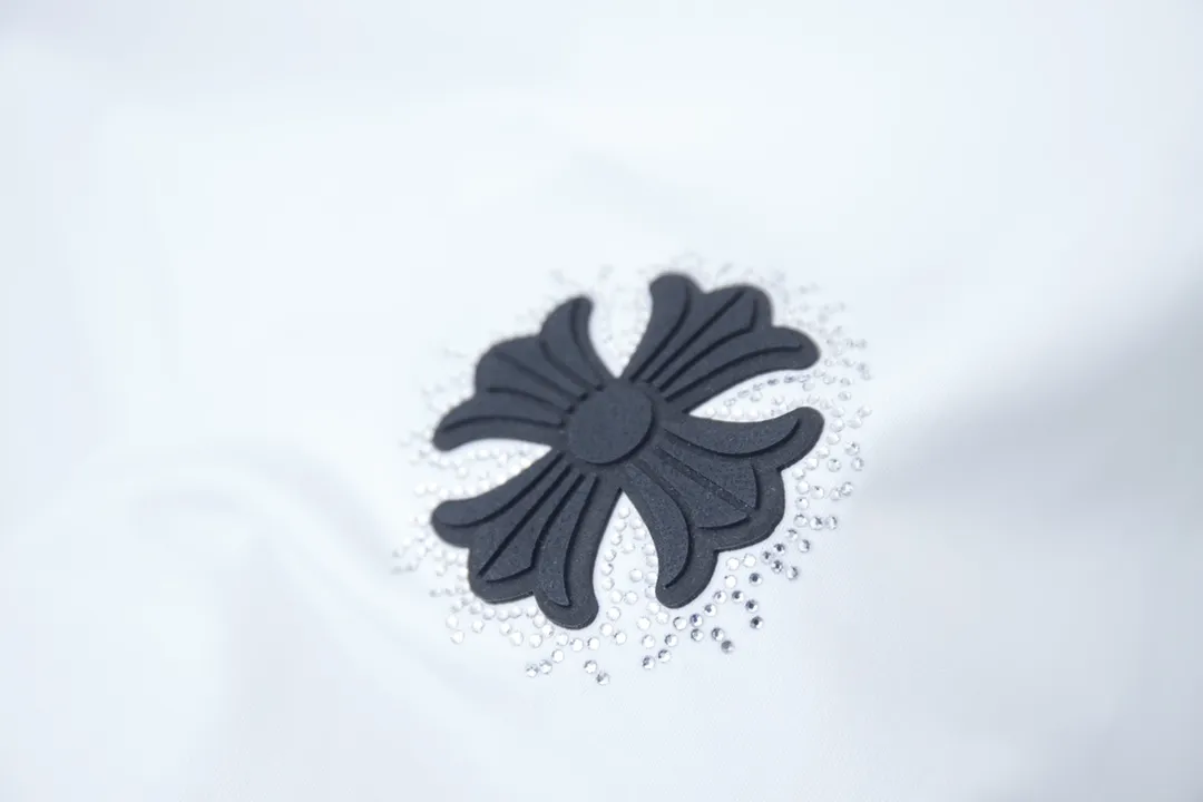 🅿️210 Ch*ome Hearte 25SS early spring new style, thick printed hot diamond short sleeves, light luxury, essential item for daily commuting for men and women, correct version, welcome to compare, detailed features · 320g 100% pure cotton double yarn jersey fabric · Special thickened 32 pieces of double-strand 1X1 threads custom dyed in the same vat · Imported Australian matte pearlescent diamonds ➕ Three-dimensional thick plate Croix heart letters · Double-needle sewing and cross-seam technology · Original main mark, washed tag, brand moisture-proof paper packaging Color: black/white/rose red/blue Size: S/M/L/XL